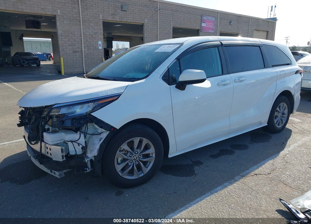 2022 TOYOTA SIENNA LE VIN: 5TDKRKEC2NS076210