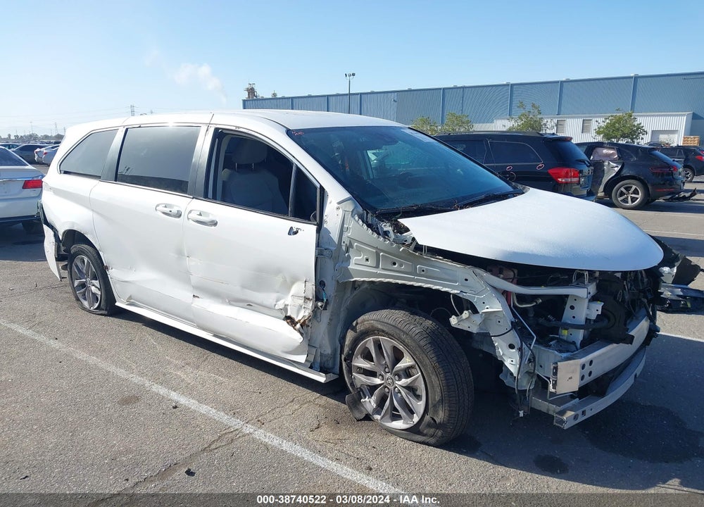 2022 TOYOTA SIENNA LE VIN: 5TDKRKEC2NS076210