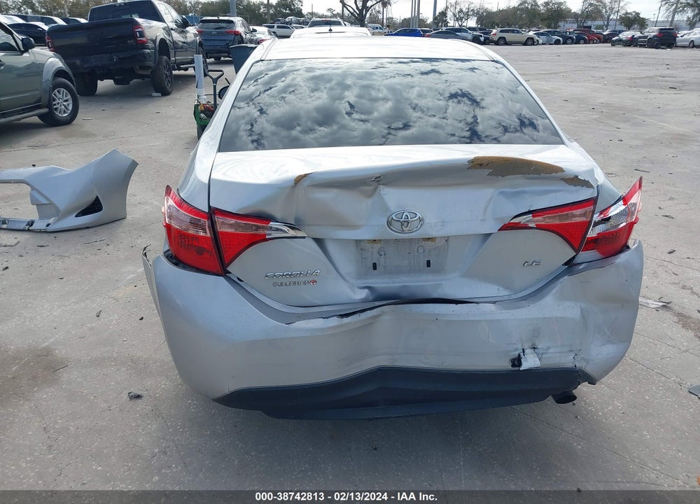 2018 TOYOTA COROLLA LE VIN: 5YFBURHEXJP774555