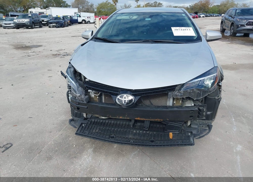 2018 TOYOTA COROLLA LE VIN: 5YFBURHEXJP774555