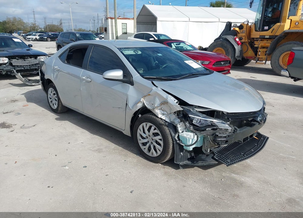 2018 TOYOTA COROLLA LE VIN: 5YFBURHEXJP774555