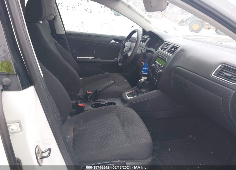 2013 VOLKSWAGEN JETTA 2.0L S VIN: 3VW2K7AJ0DM228129