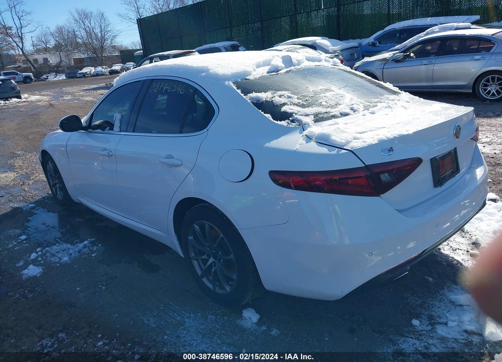 2018 ALFA ROMEO GIULIA AWD VIN: ZARFAEDN2J7583776