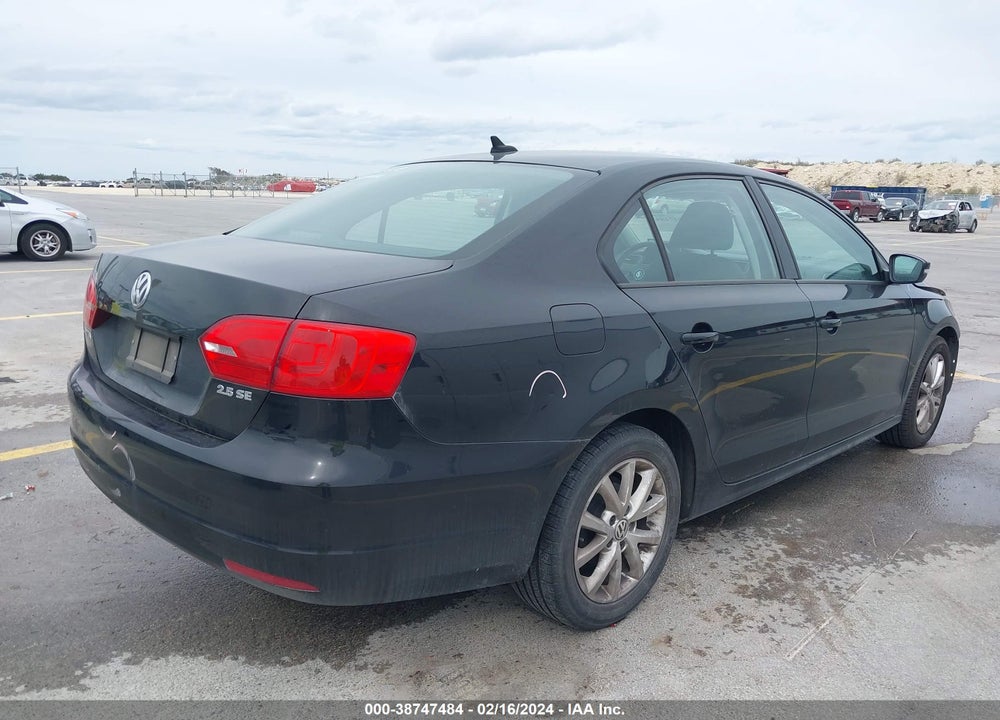 2012 VOLKSWAGEN JETTA 2.5L SE VIN: 3VWDP7AJ1CM320570
