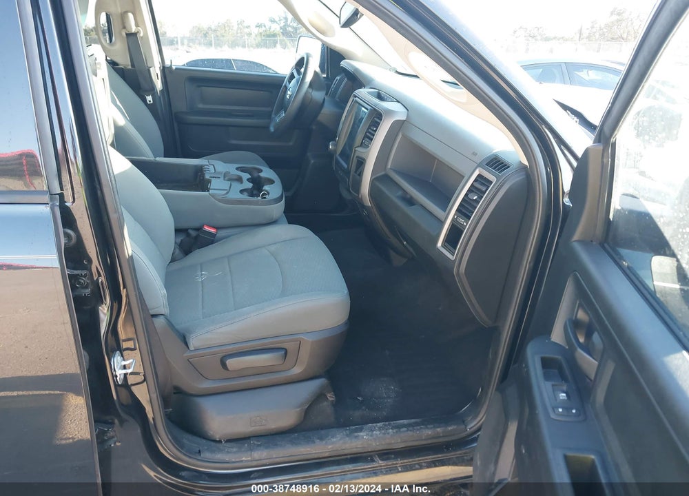 2016 RAM 1500 EXPRESS VIN: 1C6RR7FT1GS399868