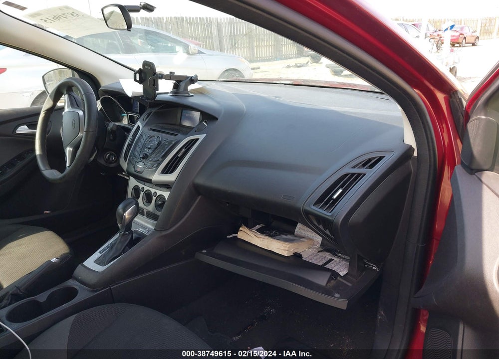 2014 FORD FOCUS SE VIN: 1FADP3F27EL102284