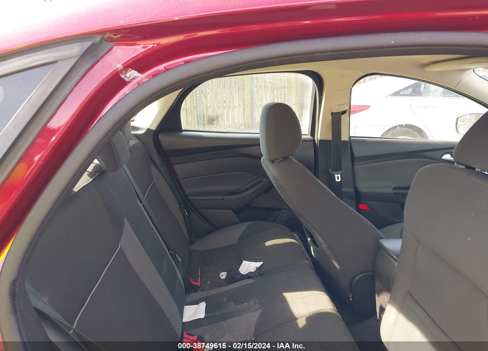 2014 FORD FOCUS SE VIN: 1FADP3F27EL102284