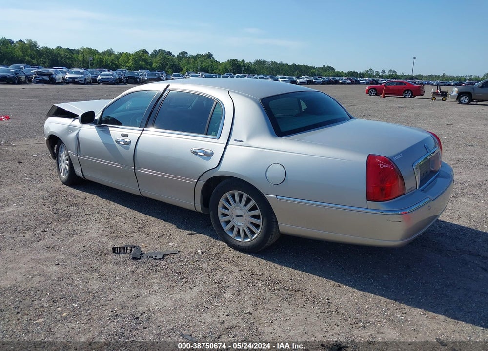 2004 LINCOLN TOWN CAR ULTIMATE VIN: 1LNHM83W34Y664964