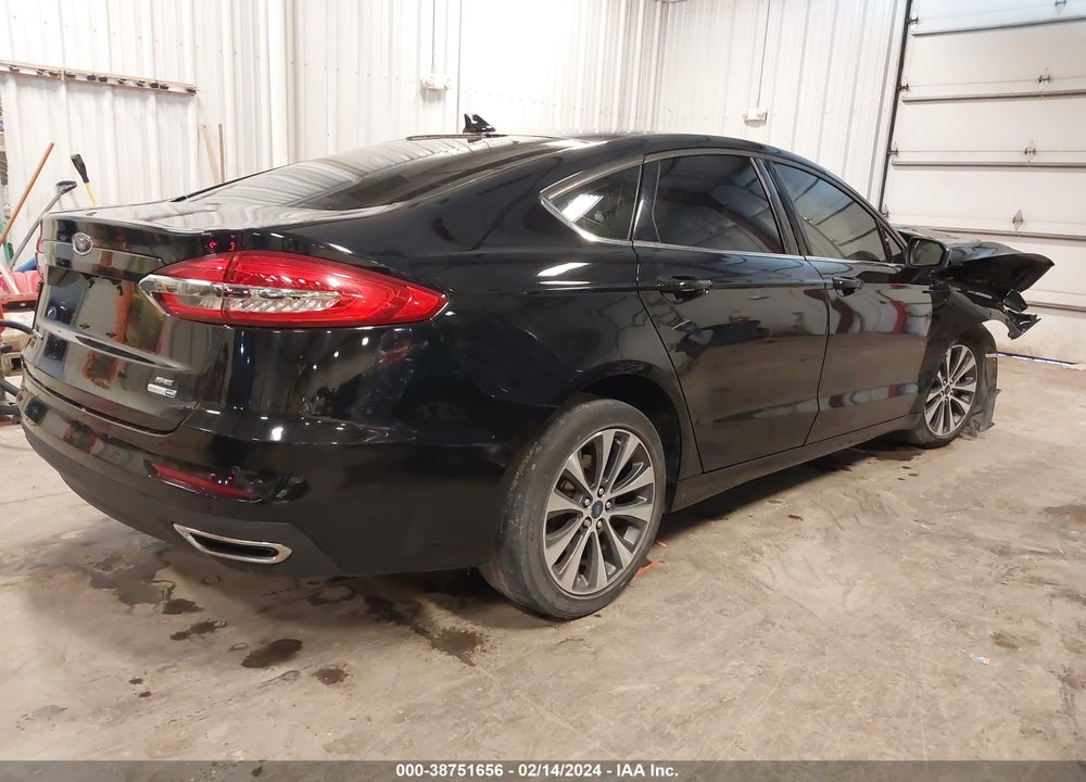 2020 FORD FUSION SE VIN: 3FA6P0T92LR182021