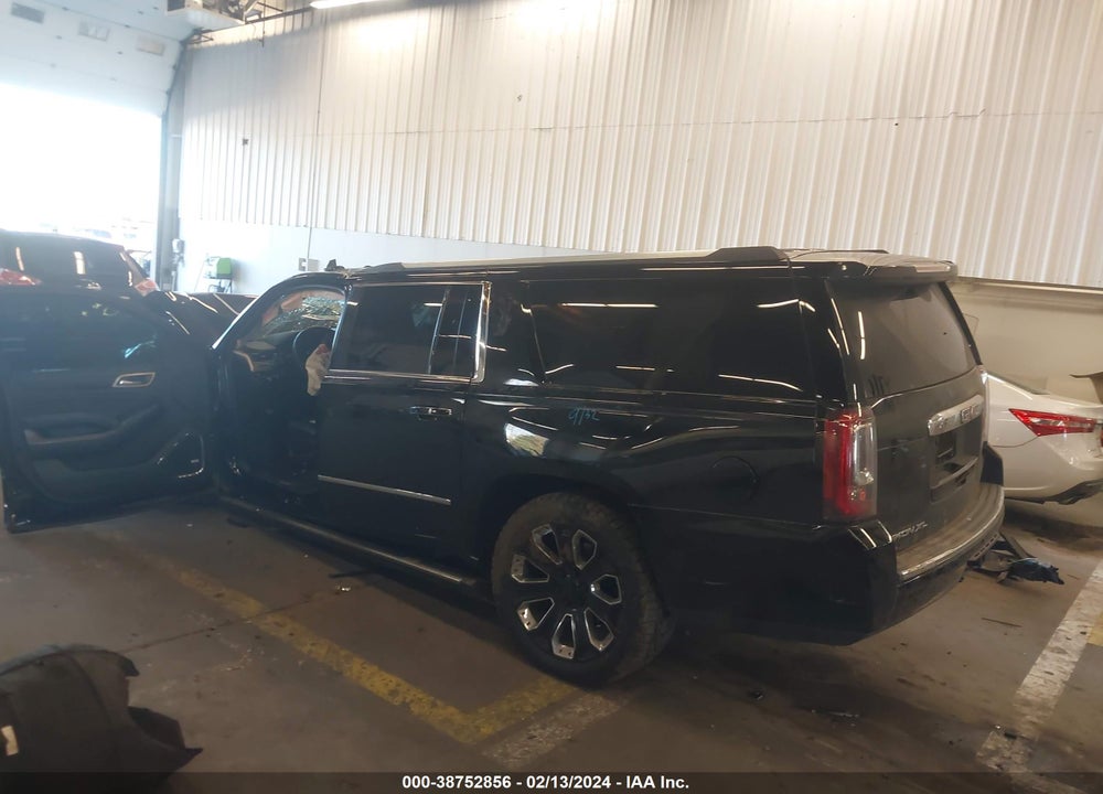 2018 GMC YUKON XL DENALI VIN: 1GKS2HKJ5JR394328