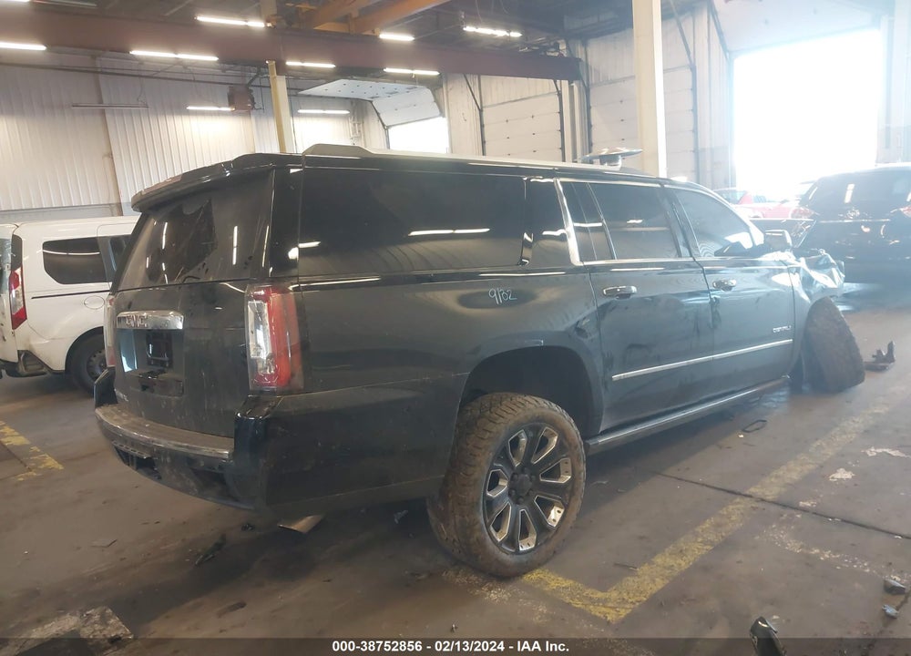 2018 GMC YUKON XL DENALI VIN: 1GKS2HKJ5JR394328