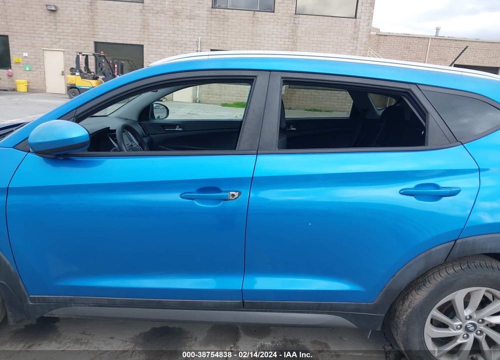 2016 HYUNDAI TUCSON SE VIN: KM8J33A42GU199100