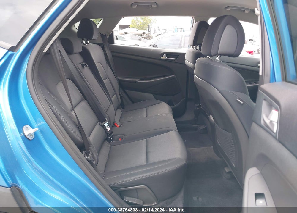2016 HYUNDAI TUCSON SE VIN: KM8J33A42GU199100