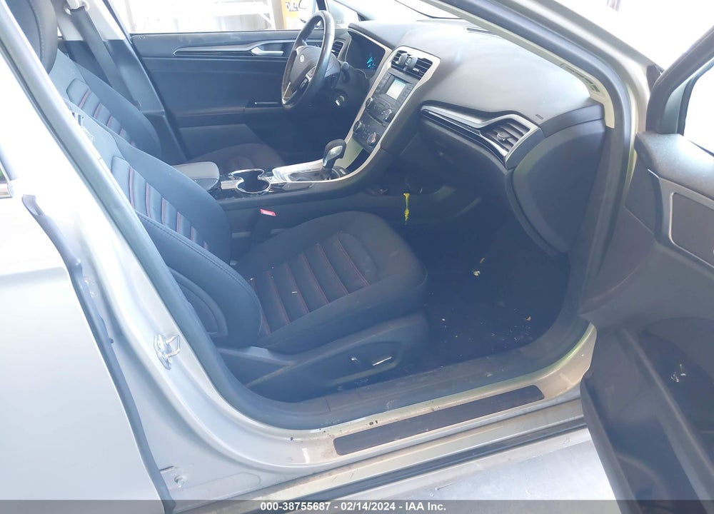 2015 FORD FUSION SE VIN: 3FA6P0H98FR233311