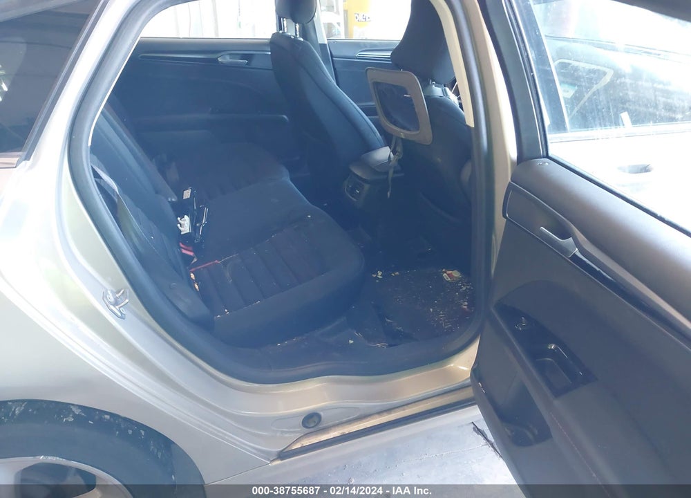 2015 FORD FUSION SE VIN: 3FA6P0H98FR233311