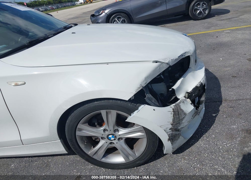 2013 BMW 128I VIN: WBAUP7C58DVP25509