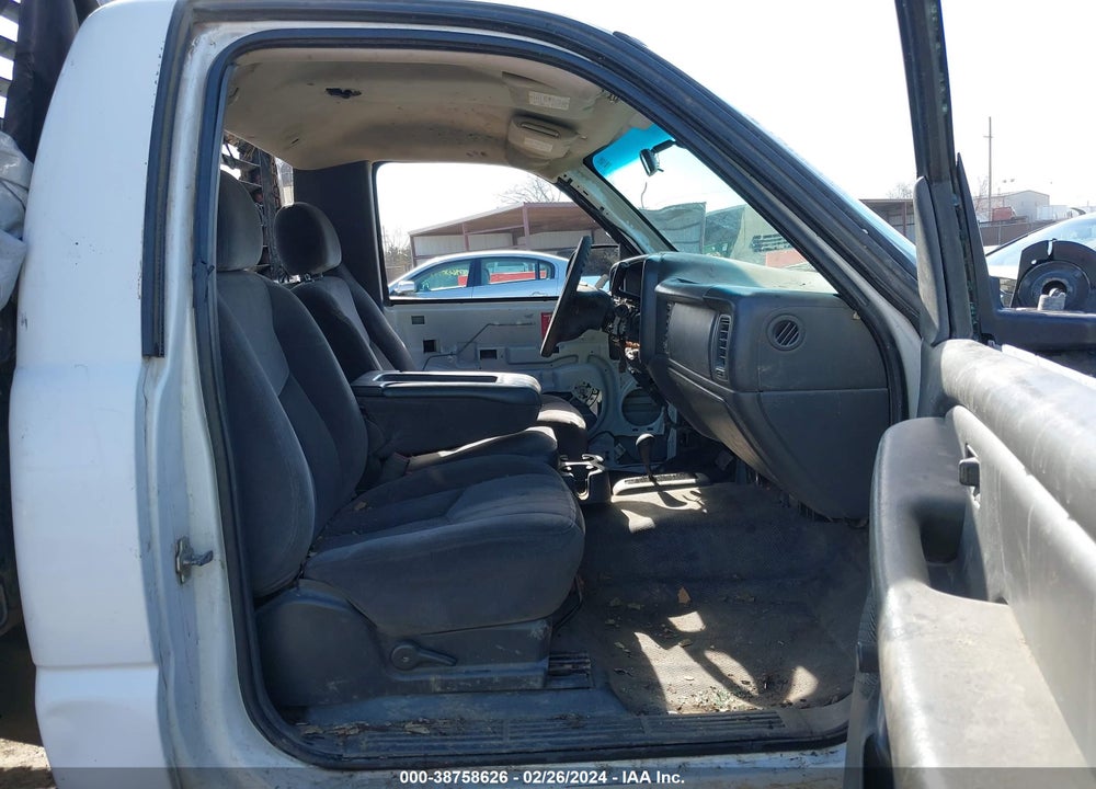 2006 GMC SIERRA 2500HD WORK TRUCK VIN: 1GTHK24U06E132726
