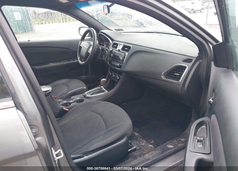 2013 CHRYSLER 200 LX VIN: 1C3CCBAB2DN671327