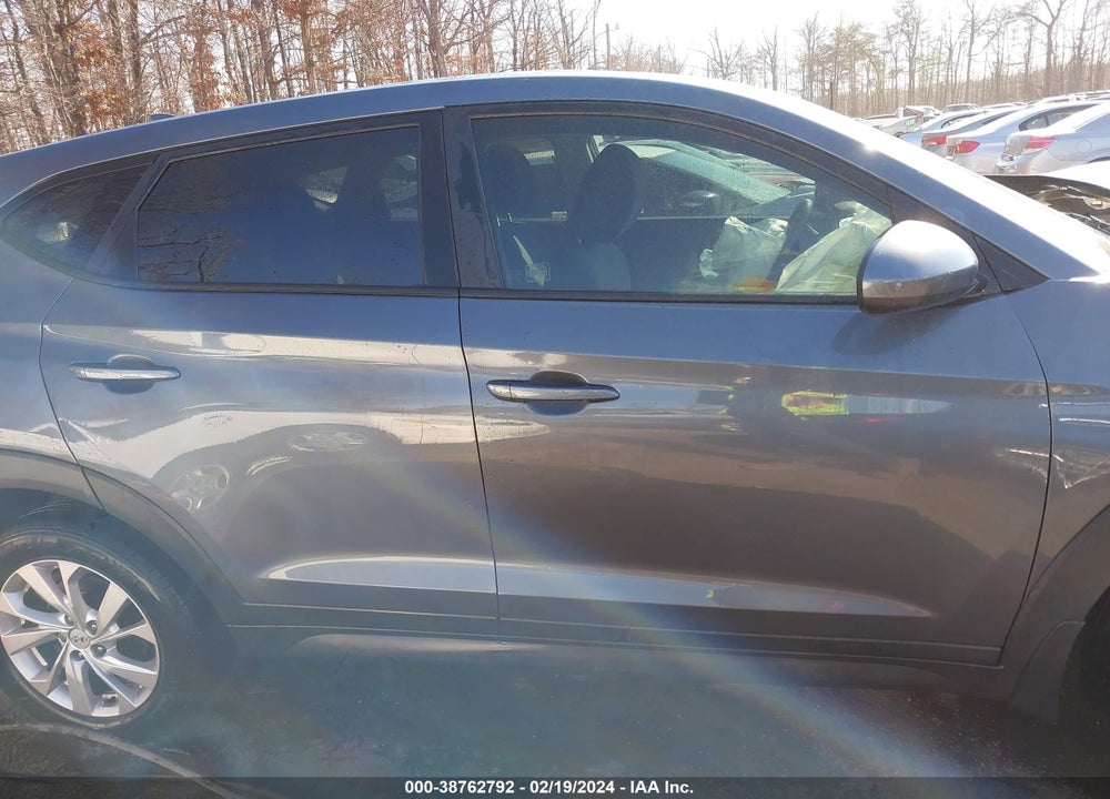 2019 HYUNDAI TUCSON SE VIN: KM8J23A49KU975427