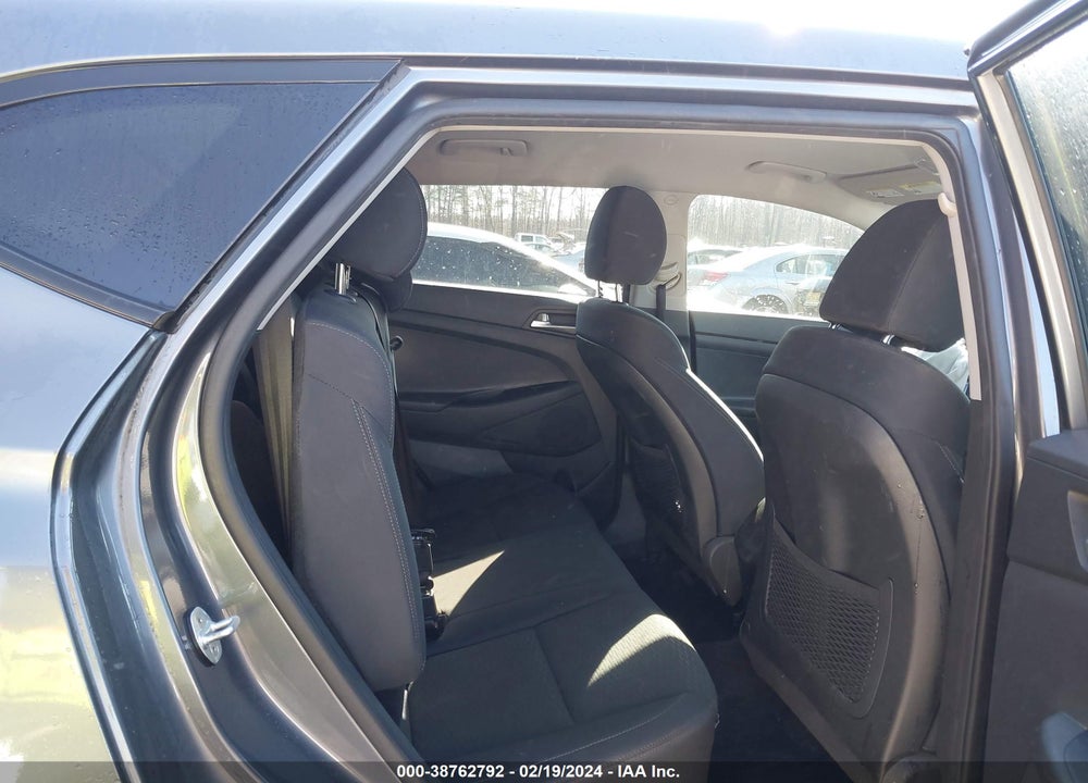 2019 HYUNDAI TUCSON SE VIN: KM8J23A49KU975427