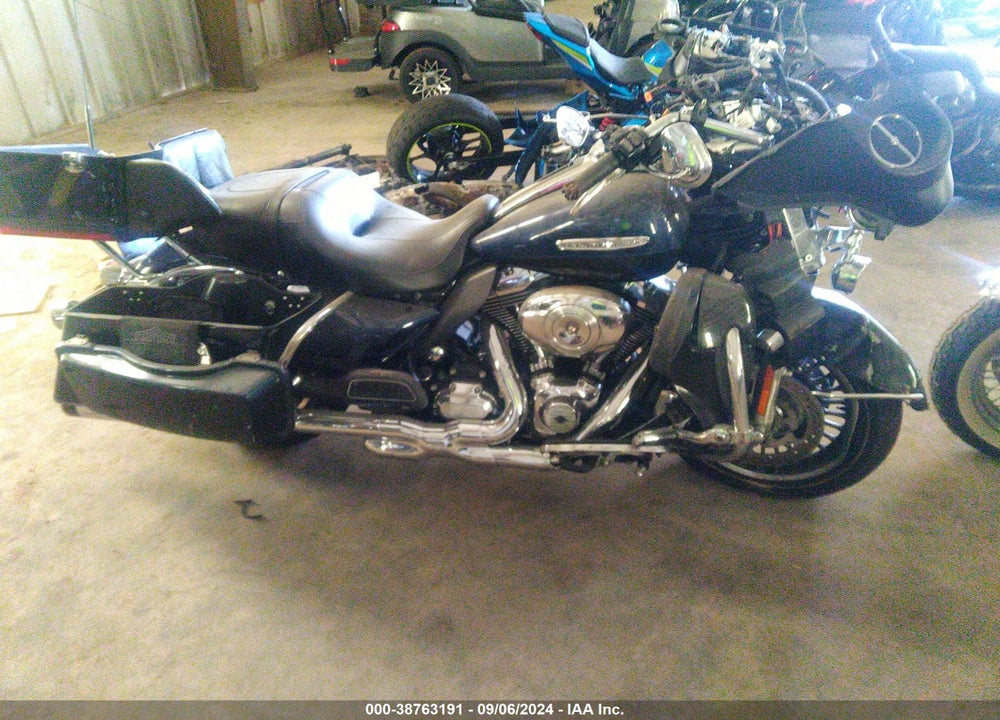 2012 HARLEY-DAVIDSON FLHTK ELECTRA GLIDE ULTRA LTD VIN: 1HD1KEM18CB640091