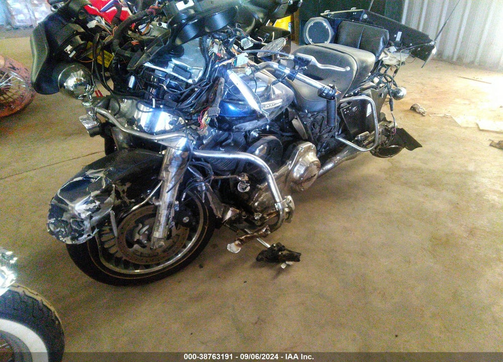 2012 HARLEY-DAVIDSON FLHTK ELECTRA GLIDE ULTRA LTD VIN: 1HD1KEM18CB640091