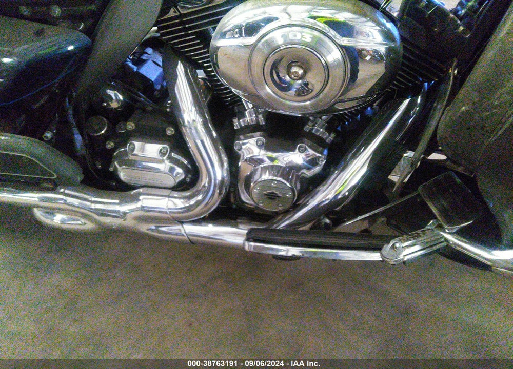2012 HARLEY-DAVIDSON FLHTK ELECTRA GLIDE ULTRA LTD VIN: 1HD1KEM18CB640091