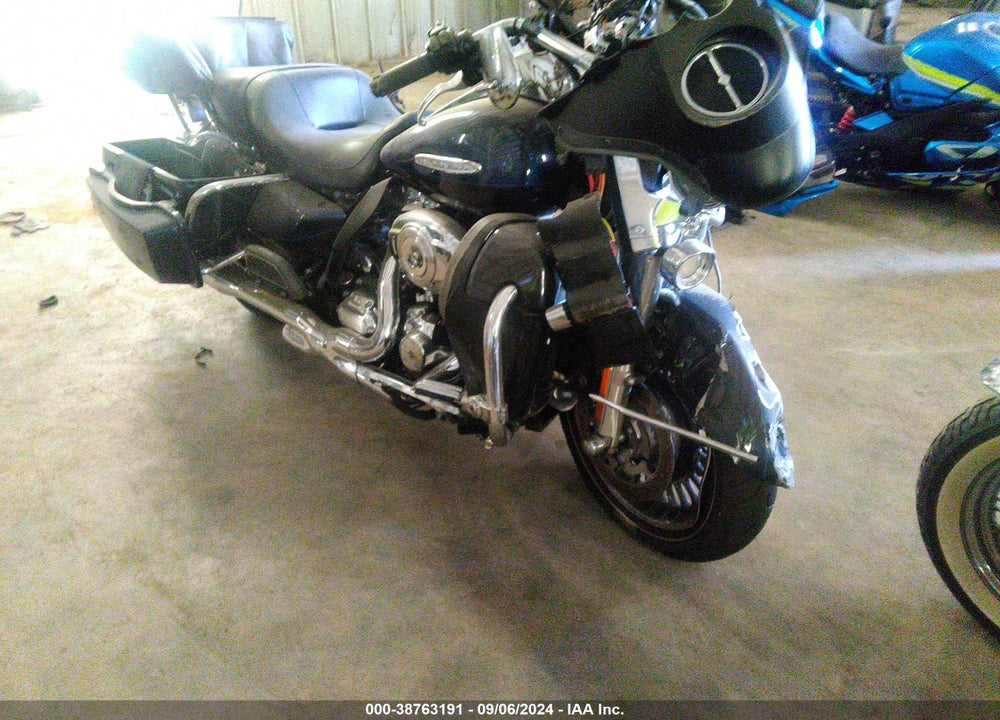 2012 HARLEY-DAVIDSON FLHTK ELECTRA GLIDE ULTRA LTD VIN: 1HD1KEM18CB640091