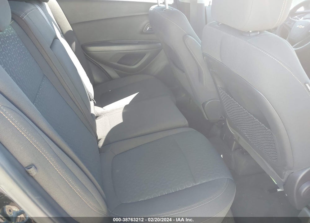 2020 CHEVROLET TRAX FWD LS VIN: KL7CJKSB2LB325405