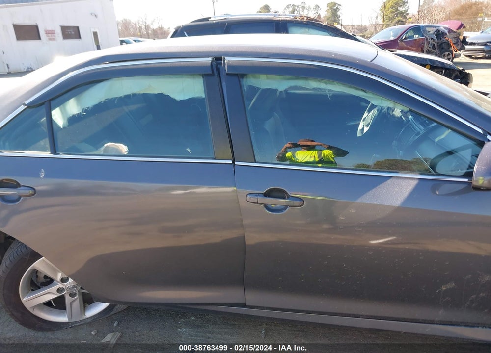 2014 TOYOTA CAMRY SE VIN: 4T1BF1FKXEU333050