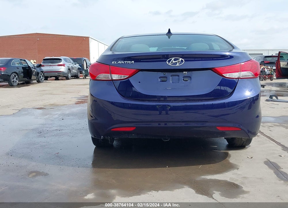 2013 HYUNDAI ELANTRA GLS VIN: 5NPDH4AE8DH374070
