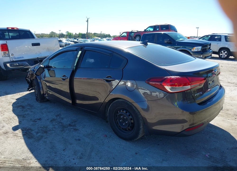 2018 KIA FORTE LX VIN: 3KPFK4A75JE169737