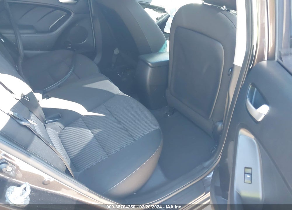 2018 KIA FORTE LX VIN: 3KPFK4A75JE169737