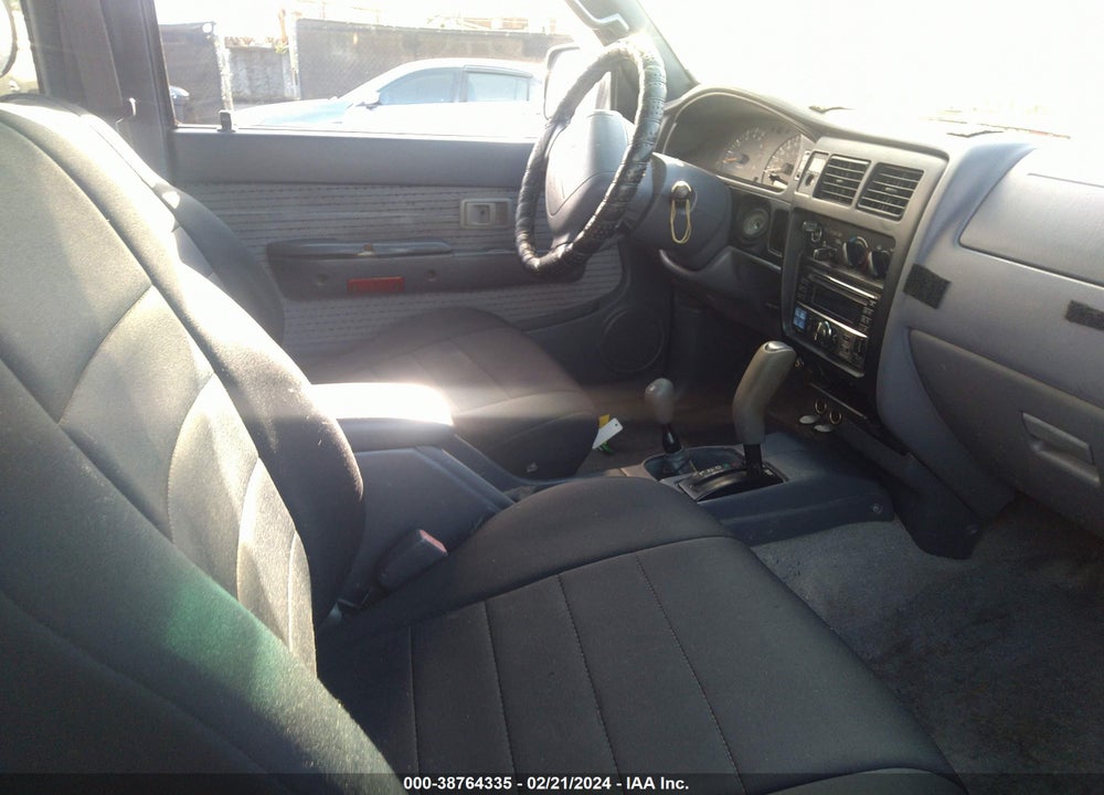 2000 TOYOTA TACOMA LIMITED V6 VIN: 4TAWN74N8YZ581146