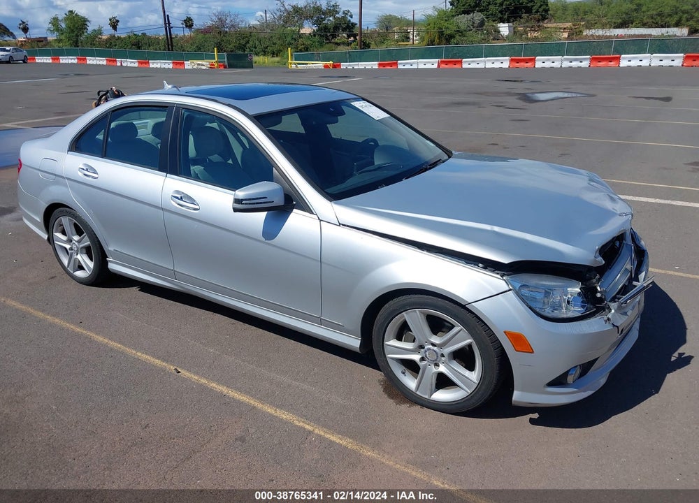 2010 MERCEDES-BENZ C 300 LUXURY/SPORT VIN: WDDGF5EB1AR091979