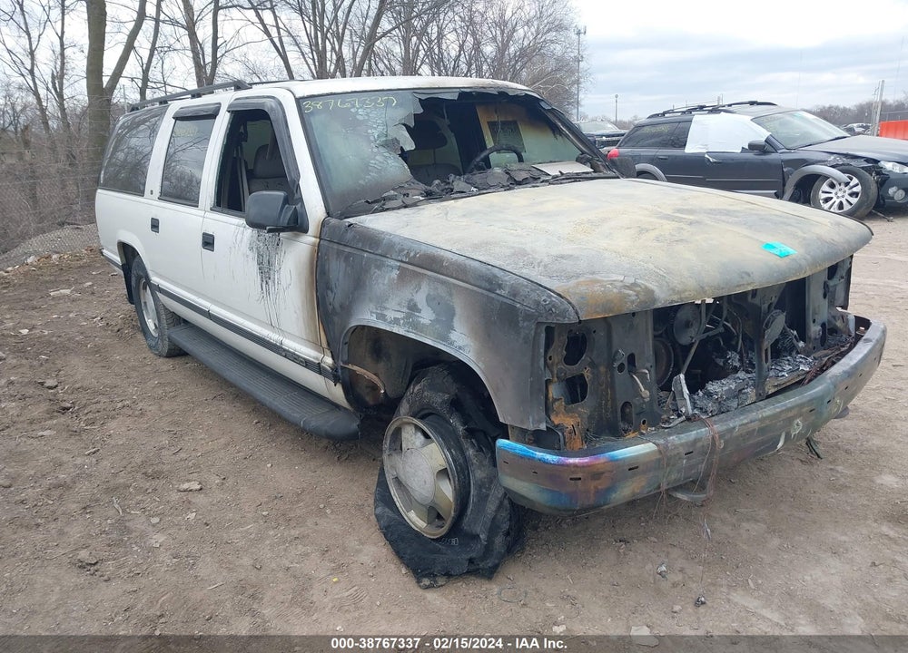 1998 CHEVROLET SUBURBAN 1500 VIN: 1GNFK16RXWJ335311