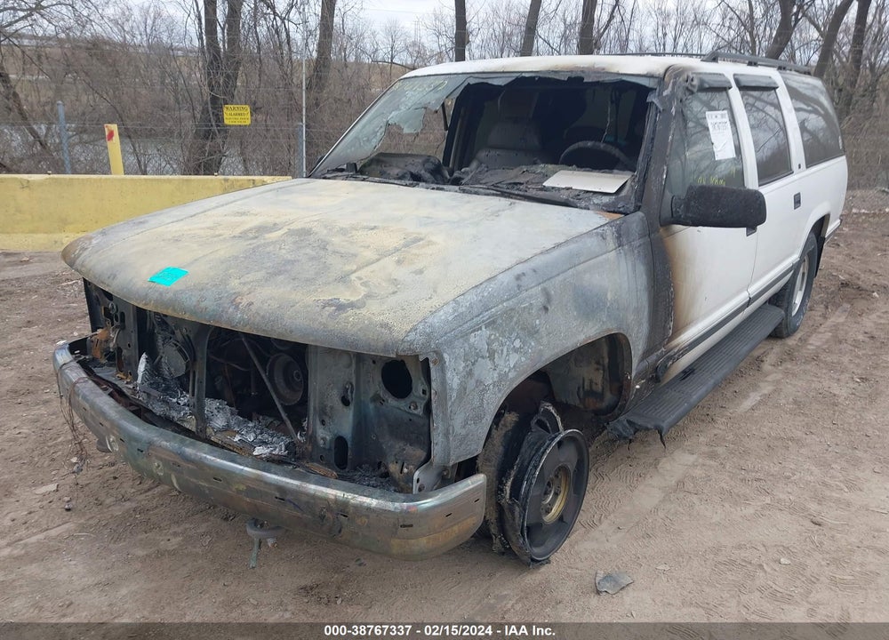 1998 CHEVROLET SUBURBAN 1500 VIN: 1GNFK16RXWJ335311