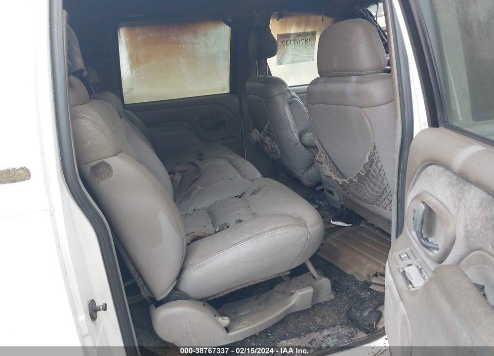 1998 CHEVROLET SUBURBAN 1500 VIN: 1GNFK16RXWJ335311