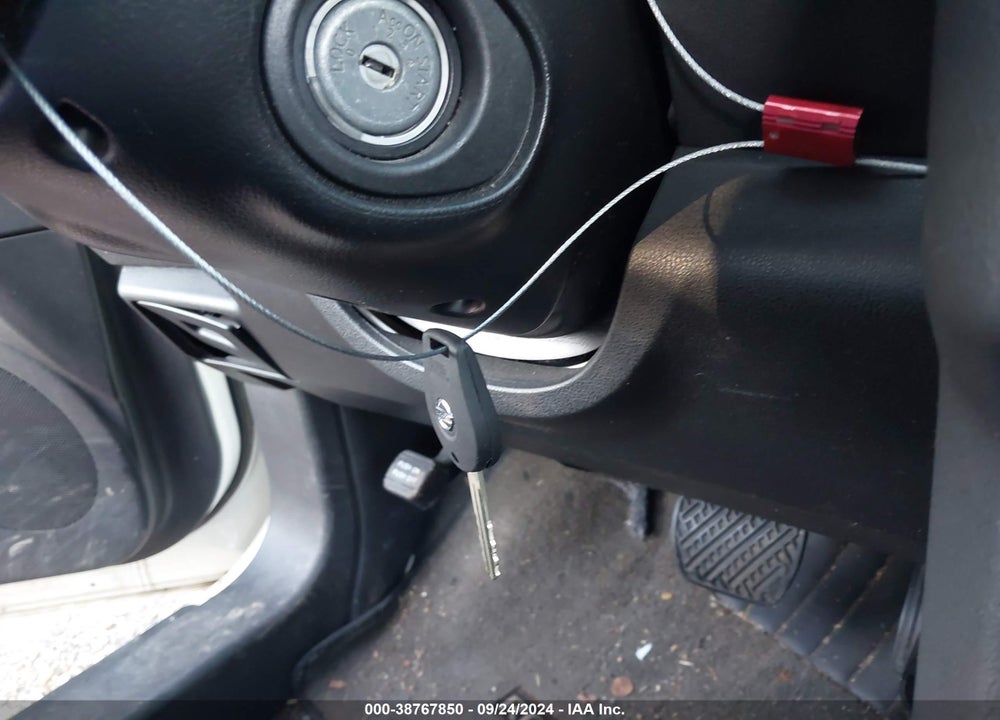 2013 NISSAN ROGUE S VIN: JN8AS5MT5DW549068