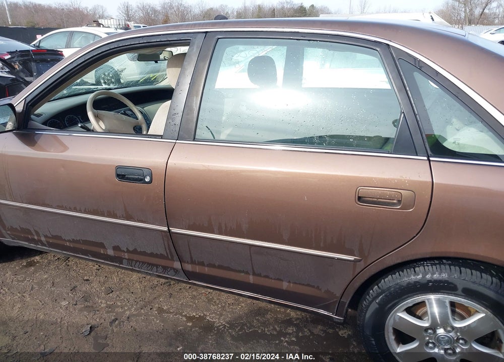 2000 TOYOTA AVALON XL VIN: 4T1BF28B6YU055237