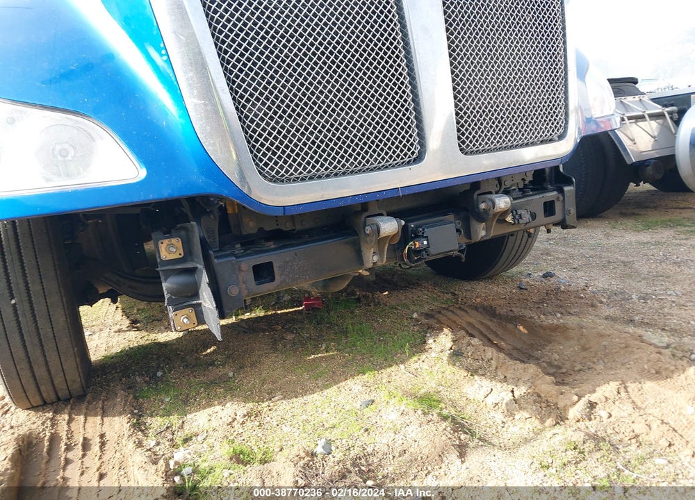 2017 KENWORTH T680 VIN: 1XKYD49X3HJ132694