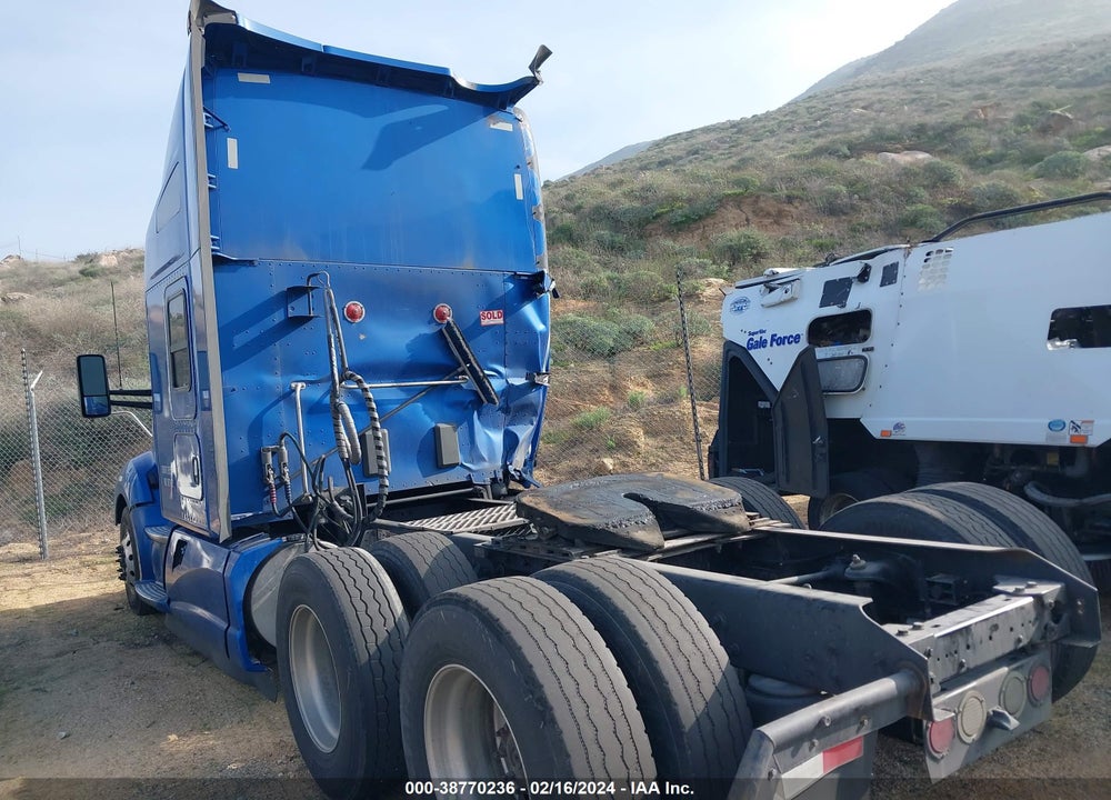 2017 KENWORTH T680 VIN: 1XKYD49X3HJ132694