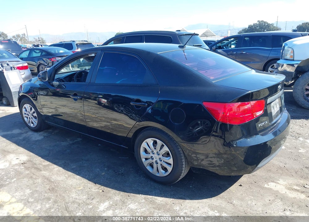 2013 KIA FORTE VIN: KNAFU4A2XD5655407