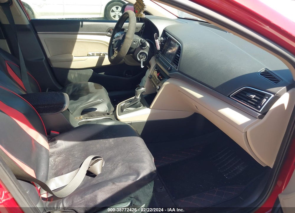 2018 HYUNDAI ELANTRA SEL VIN: KMHD84LF2JU471879