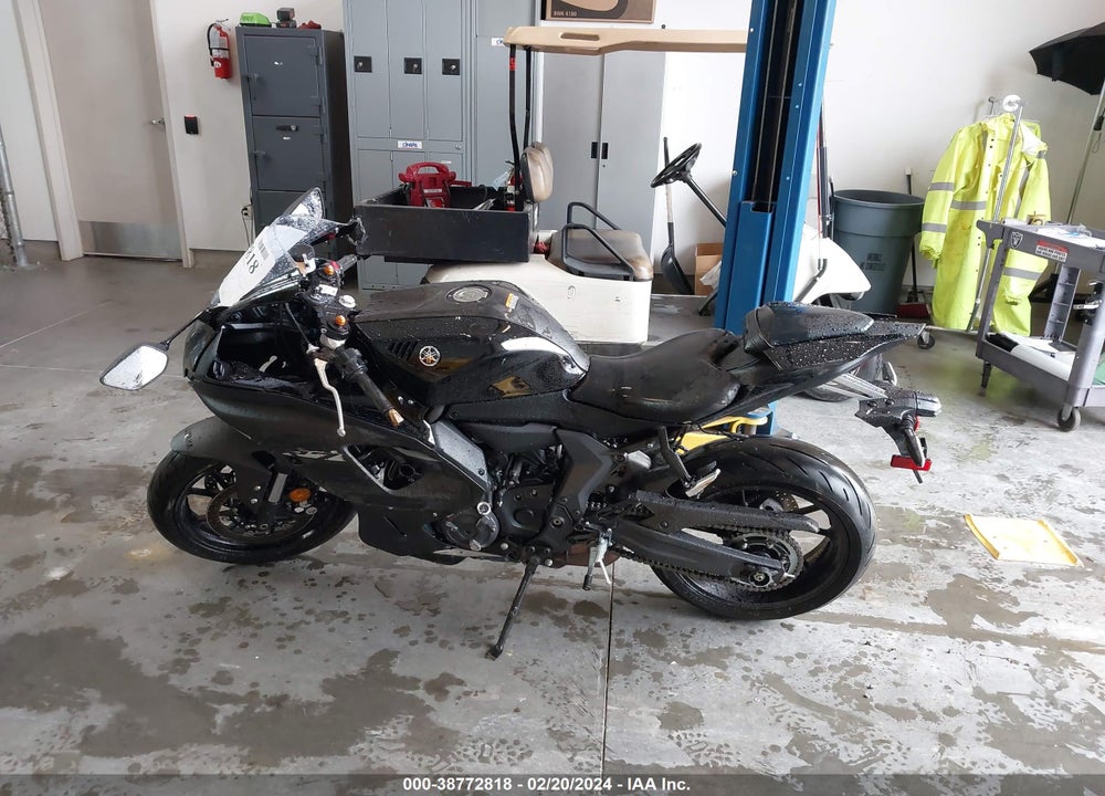 2024 YAMAHA YZFR7 VIN: JYARM38Y4RA002425