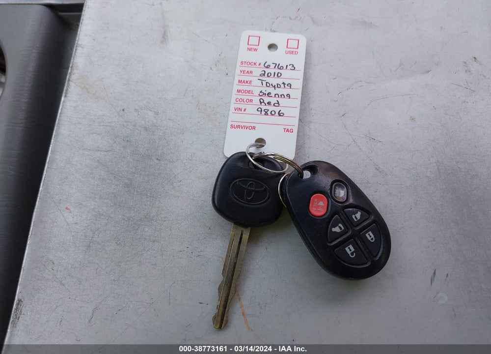 2010 TOYOTA SIENNA LE VIN: 5TDKK4CC3AS299806