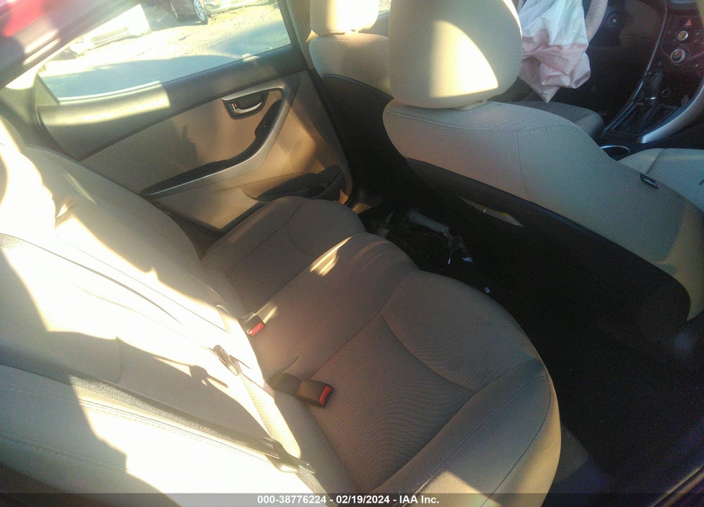 2014 HYUNDAI ELANTRA SE VIN: 5NPDH4AE4EH469212