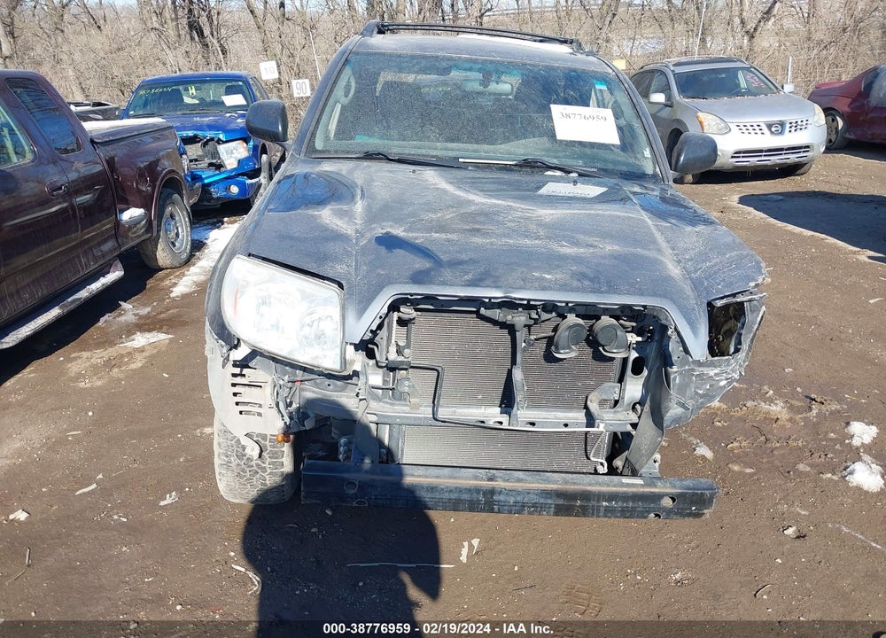 2004 TOYOTA 4RUNNER SR5 V6 VIN: JTEBU14R640038605