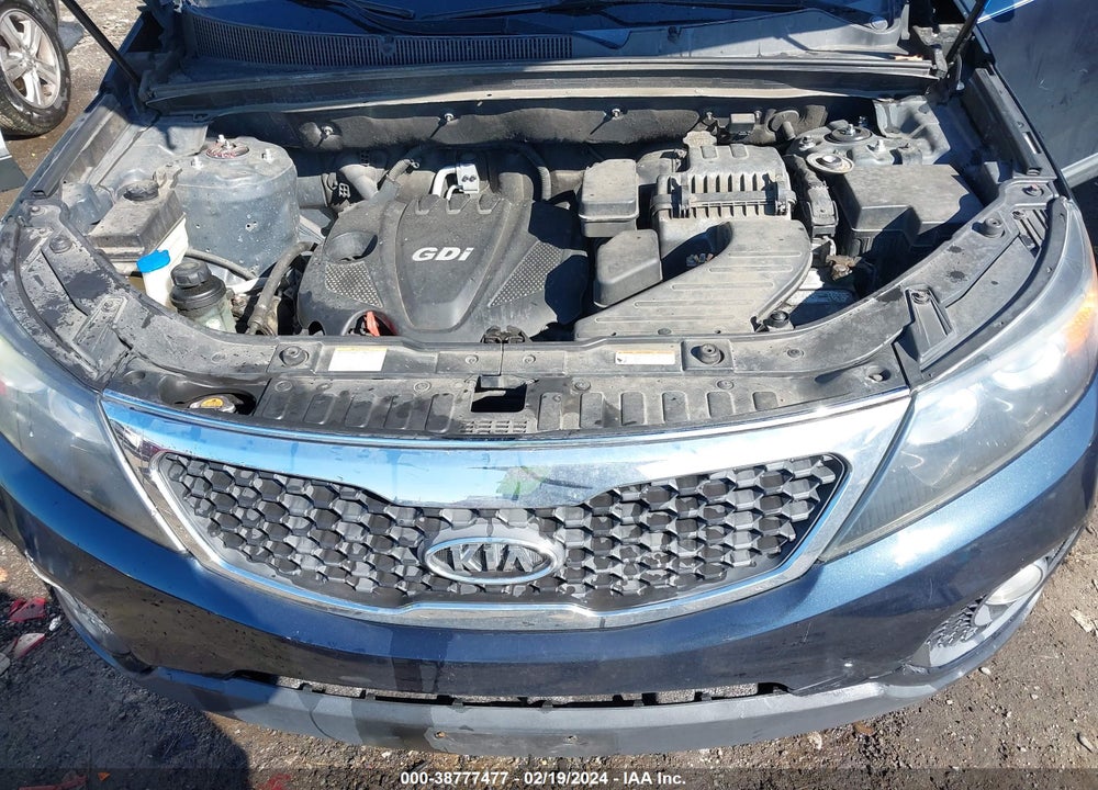 2012 KIA SORENTO LX VIN: 5XYKT3A64CG265457