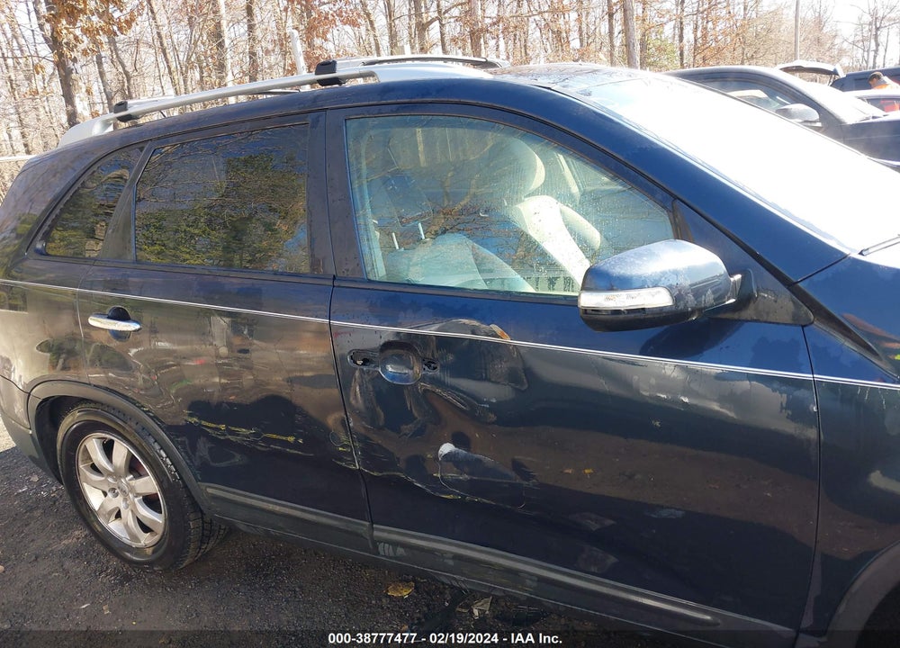 2012 KIA SORENTO LX VIN: 5XYKT3A64CG265457